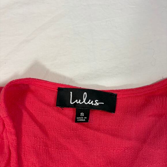 Lulu’s pink wrap dress. Knee length. Size S. Textured. Sundress. Flutter sleeve - Picture 2 of 7